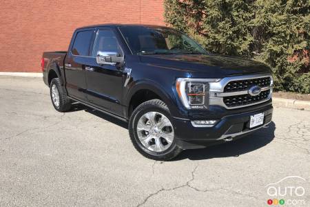 2021 Ford F-150 EcoBoost, three-quarters front